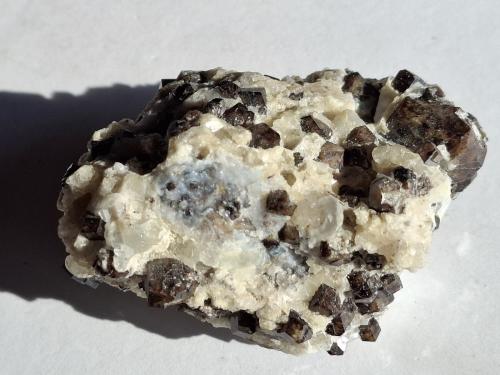 Grossular, Quartz (variety chalcedony)<br />Sierra de las Cruces, Sierra Mojada mining district, Municipio Sierra Mojada, Coahuila (Coahuila de Zaragoza), Mexico<br />8,5 x 7 cm<br /> (Author: Volkmar Stingl)