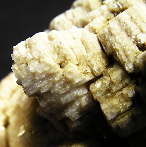 Albita, microclina<br /><br />C.V. 2 x 1 cm aprox.<br /> (Autor: Frederic Varela)