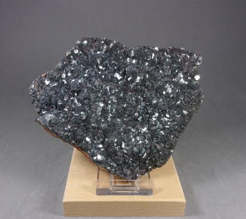 HEMATITE<br />Saphoz, Esmoulières, Faucogney-et-la-Mer, Lure, Haute-Saône, Bourgogne-Franche-Comté, Francia<br />13 x 10 x2,2 cm.<br /> (Autor: J. G. Alcolea)