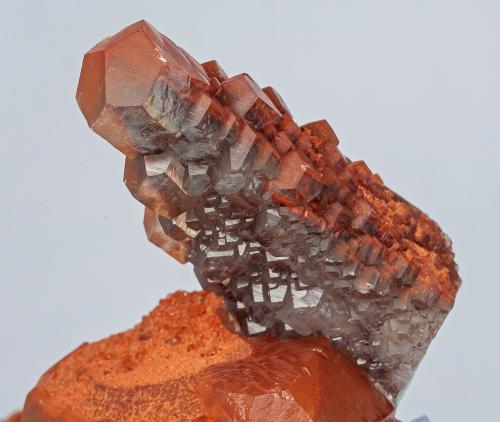 Calcita con inclusiones de óxidos de hierro<br />Mina Fengjiashan, Edong, Daye, Prefectura Huangshi, Provincia Hubei, China<br />main crystal size: 5 × 3.4 cm<br /> (Autor: Jordi Fabre)