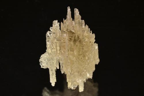 Baryte<br />Mina Linwood, Buffalo, Condado Scott, Iowa, USA<br />2.7 x 2.0 cm<br /> (Author: Michael Shaw)