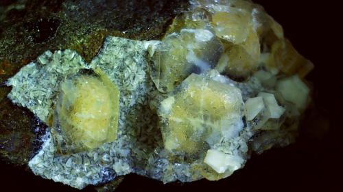 Gmelinite-Na<br />Little Deerpark Quarry, Glenarm, County Antrim, Northern Ireland / United Kingdom<br />3 x 1,5 cm<br /> (Author: Volkmar Stingl)