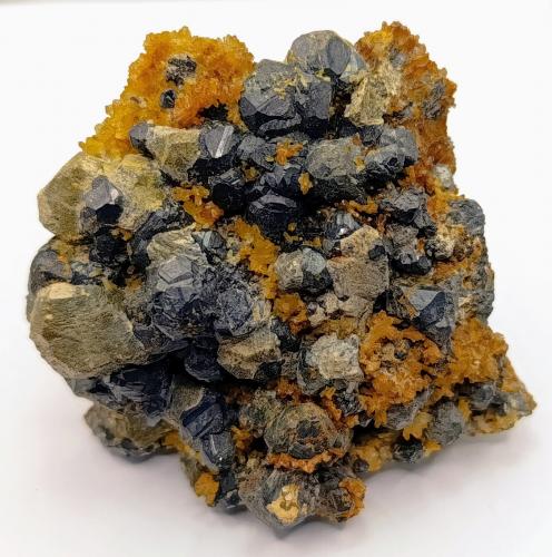 Esfalerita (variedad marmatita).<br />Túnel José Maestre, Sierra Minera de Cartagena-La Unión, Portmán, La Unión, Comarca Campo de Cartagena, Región de Murcia (Murcia), España<br />6x6 cm<br /> (Autor: AntonioJesus)