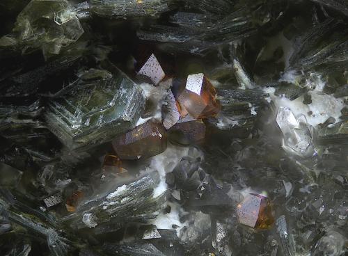 Anatasa<br />La Alcazaba, Adra, Comarca Poniente Almeriense, Almería, Andalucía, España<br />Campo de visión de  1 mm.<br /> (Autor: Antonio Carmona)