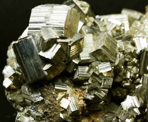 Pirita<br />Mina Noche Buena, Noche Buena, Municipio Mazapil, Zacatecas, México<br />170x110x120 mm.<br /> (Autor: Luis Edmundo Sánchez Roja)