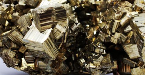 Pirita<br />Mina Noche Buena, Noche Buena, Municipio Mazapil, Zacatecas, México<br />170x110x120 mm.<br /> (Autor: Luis Edmundo Sánchez Roja)