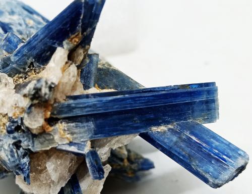 Kianita<br />Barra de Salinas, Coronel Murta, Vale do Jequitinhonha, Minas Gerais, Brasil<br />95x65x45 mm.<br /> (Autor: Luis Edmundo Sánchez Roja)