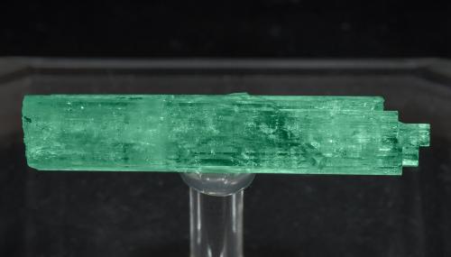 Beryl (variety emerald)<br />Chivor mining district, Municipio Chivor, Eastern Emerald Belt, Boyacá Department, Colombia<br />3.3 × 0.8 × 0.7 cm<br /> (Author: Jordi Fabre)