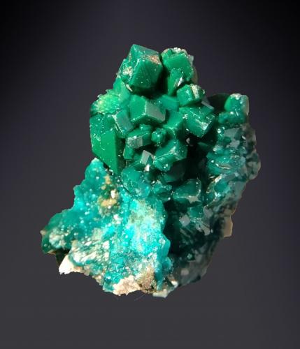 Dioptase<br />Mindouli, Mindouli District, Pool Department, Republic of the Congo<br />25 mm x 30 mm x 25 mm<br /> (Author: Firmo Espinar)