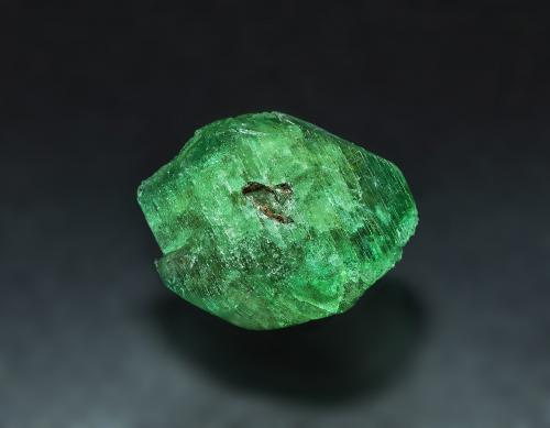 Spodumene (variety hiddenite)<br />Mina Adams Hiddenite and Emerald, Condado Alexander, North Carolina, USA<br />13 x 11 x 8 mm<br /> (Author: am mizunaka)
