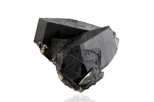 Chevkinita (Subgrupo)<br />Valle Tangir, Distrito Tangir, Gilgit-Baltistan (Áreas del Norte), Paquistán<br />8 x 6 x 7 cm / Cristal principal: 7.9 cm<br /> (Autor: Museo MIM)