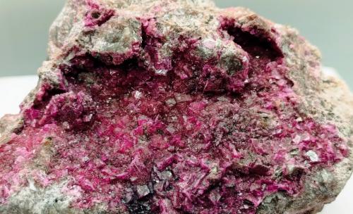 Calcita (variedad cobaltífera)<br />Mina Mashamba West, Distrito Kolwezi, Lualaba, Cinturón de cobre de Katanga, Katanga (Shaba), República Democrática del Congo (Zaire)<br />10x8''5 cm.<br /> (Autor: AntonioJesus)