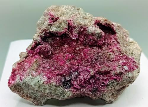 Calcita (variedad cobaltífera)<br />Mina Mashamba West, Distrito Kolwezi, Lualaba, Cinturón de cobre de Katanga, Katanga (Shaba), República Democrática del Congo (Zaire)<br />10x8''5 cm.<br /> (Autor: AntonioJesus)