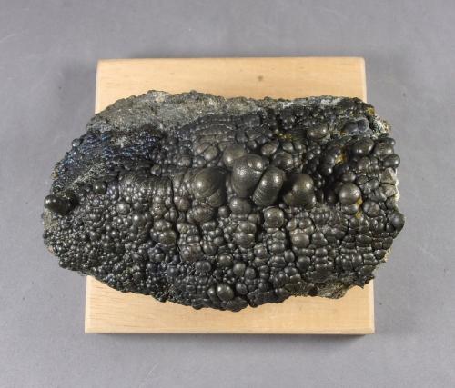 sulfuros de hierro (variedad melnikovita)<br />Mina Niccioleta, Massa Marittima, Provincia Grosseto, Toscana, Italia<br />9 x 5,6 x 4,2 cm.<br /> (Autor: J. G. Alcolea)