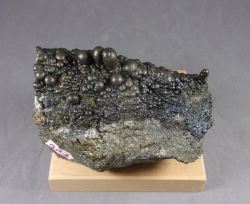 sulfuros de hierro (variedad melnikovita)<br />Mina Niccioleta, Massa Marittima, Provincia Grosseto, Toscana, Italia<br />9 x 5,6 x 4,2 cm.<br /> (Autor: J. G. Alcolea)