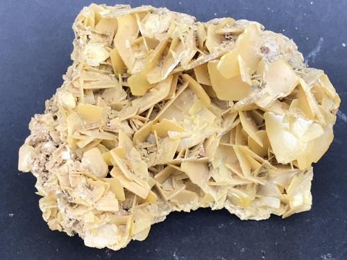 Wulfenita<br />Zona Sidi Amer, Oued El Heimer, distrito minero Touissit-Bou Beker, Provincia Jerada, Región Oriental, Marruecos<br />70 x 50 mm<br /> (Autor: Joaquin Blanco Cortina)