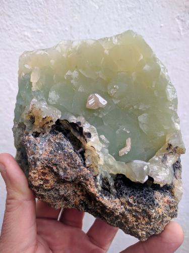 Smithsonita, Cerusita<br />Touissit, Distrito Touissit, Provincia Jerada, Región Oriental, Marruecos<br />12,3 x 10,5 x 4,5 cm<br /> (Autor: carles)