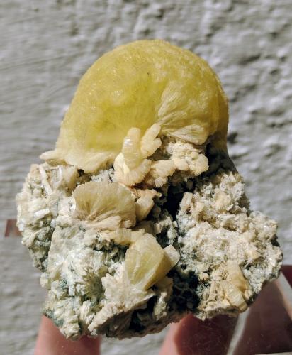 Prehnita<br />Zona Imilchil, Anti-Atlas, Provincia Er Rachidia, Región Drâa-Tafilalet, Marruecos<br />6,0 x 6,0 x 5,7 cm<br /> (Autor: carles)