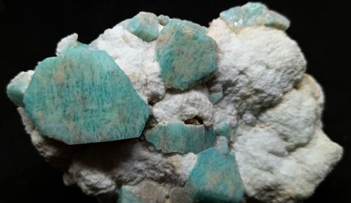 Microclina (variedad amazonita)<br />Pikes Peak, Condado El Paso, Colorado, USA<br />85x60x20 mm.<br /> (Autor: Luis Edmundo Sánchez Roja)