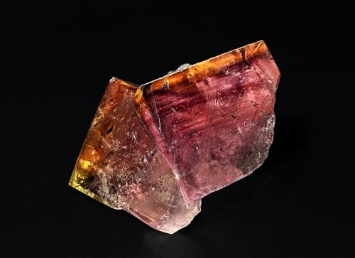 Fluorite, Calcite<br />Rotherhope Fell Mine, Black Burn area, Alston Moor mining district, Eden, North Pennines Orefield, former Cumberland, Cumbria, England / United Kingdom<br />7.3 x 6.8 cm<br /> (Author: am mizunaka)