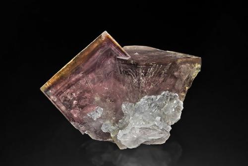 Fluorite, Calcite<br />Rotherhope Fell Mine, Black Burn area, Alston Moor mining district, Eden, North Pennines Orefield, former Cumberland, Cumbria, England / United Kingdom<br />7.3 x 6.8 cm<br /> (Author: am mizunaka)