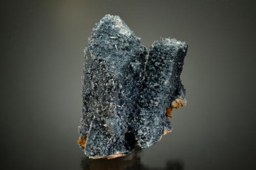 Foitite on Microcline<br />Región Erongo, Namibia<br />8.4 x 6.9 x 4.5 cm<br /> (Author: Michael Shaw)