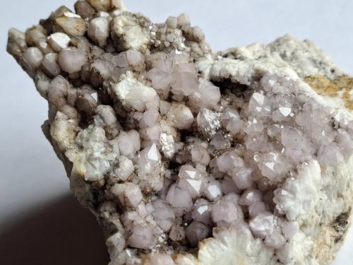 Quartz (variety Amethyst)<br />Mittager, Meran 2000, Merano (Meran), Bozen/Bolzano, Autonomous Province South Tyrol, Trentino-Alto Adige (Trentino-Südtirol), Italy<br />11 x 8 cm<br /> (Author: Volkmar Stingl)