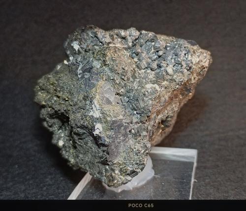 Bournonita y galena<br />Distrito Quiruvilca, Provincia Santiago de Chuco, Departamento La Libertad, Perú<br />6 x 5,5 x 6 cm.<br /> (Autor: Felipe Abolafia)