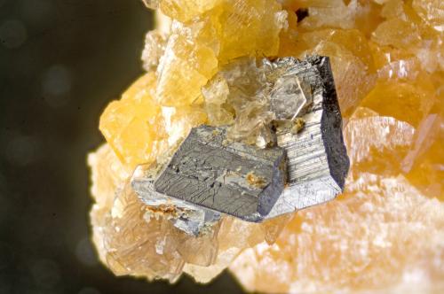 Arsenopirita<br />Concesión La Parrilla (corta nueva), Santa Amalia, Don Benito-Almoharín, Comarca Vegas Altas, Cáceres, Extremadura, España<br />Cristal 1 cm<br /> (Autor: Cesar M. Salvan)