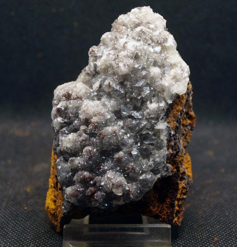 Calcita<br />Cantera Cabezoncillo, Cabeçonet/Alto del Salmitre, Municipio Busot, Comarca Campo de Alicante, Alicante / Alacant, Comunidad Valenciana / Comunitat Valenciana, España<br />9.5 x 6 cm<br /> (Autor: Pedro Antonio)