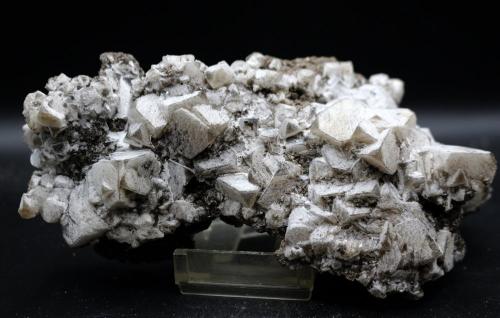 Calcita<br />Mina Manolita, Lomas de la Cazolilla, El Puntal, Campos de Golf, Atamaría, Cartagena, Comarca Campo de Cartagena, Región de Murcia (Murcia), España<br />15 x 6.5 cm<br /> (Autor: Pedro Antonio)