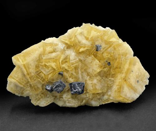 Fluorite, galena<br />Beihilfe Mine, Halsbrücke, Freiberg District, Erzgebirgskreis, Saxony/Sachsen, Germany<br />Specimen size 9,5 cm<br /> (Author: Tobi)