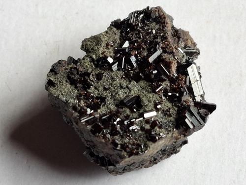 Vesuvianite<br />Bellecombe, Châtillon, Aosta Valley (Val d'Aosta), Italy<br />3 x 2,5 cm<br /> (Author: Volkmar Stingl)