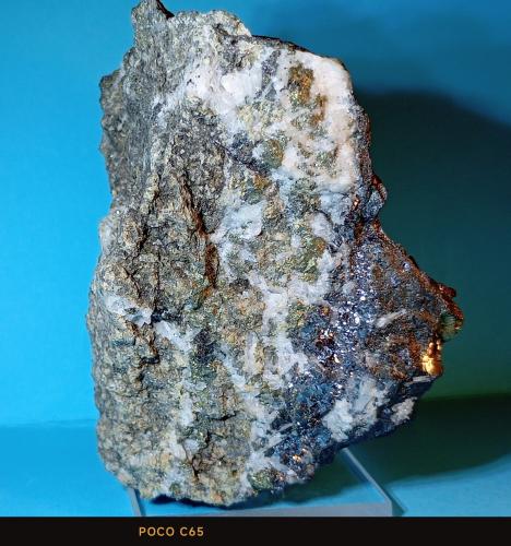 Pirargirita con polibasita, galena y calcopirita<br />Mina Highland Bell, Beaverdell, Distrito minero Greenwood, Columbia Británica, Canadá<br />6 x 8 x 5 cm<br /> (Autor: Felipe Abolafia)