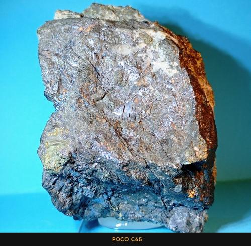 Pirargirita con polibasita, galena y calcopirita<br />Mina Highland Bell, Beaverdell, Distrito minero Greenwood, Columbia Británica, Canadá<br />6 x 8 x 5 cm.<br /> (Autor: Felipe Abolafia)