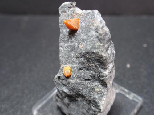 Wulfenita<br />El Centenillo Mine, Cortijo del Humo, Cerro de las Minas, Albuñuelas, Comarca Valle de Lecrín, Granada, Andalusia, Spain<br />20x40 mm<br /> (Autor: Ignacio)
