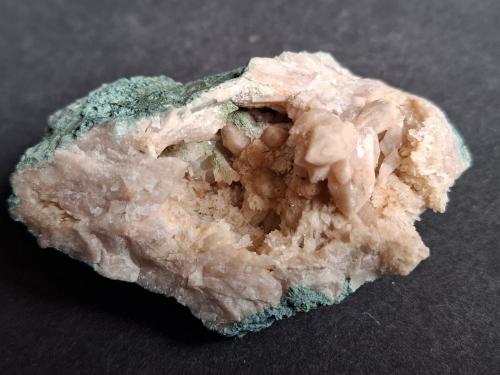 Quartz (variety rose quartz)<br />Passo Duron, Duron Valley, Trento Province, Trentino-Alto Adige (Trentino-Südtirol), Italy<br />8 x 5,5 cm<br /> (Author: Volkmar Stingl)