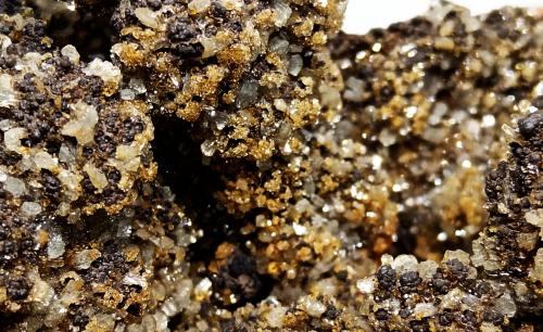 Arsendescloizita<br />Erupción Mine (Ahumada Mine), Los Lamentos Mountain Range, Municipio Ahumada, Chihuahua, Mexico<br />130x115x80 mm.<br /> (Autor: Luis Edmundo Sánchez Roja)