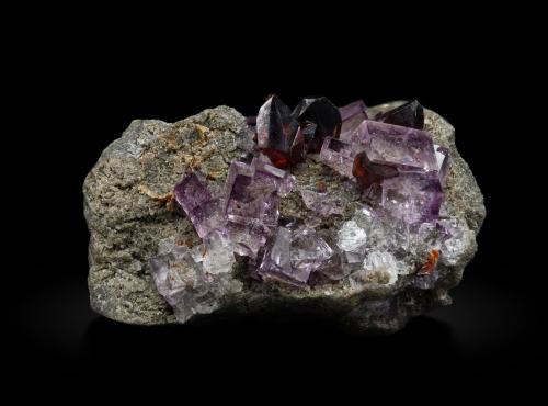 Fluorite, Sphalerite<br />Bluffton, Municipio Richland, Condado Allen, Ohio, USA<br />1.5 cm x 1.5 cm x 1 cm<br /> (Author: Antonio Nazario)