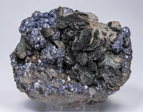 Wurtzite with Galena<br />Mina Ánimas, Distrito minero Chocaya-Animas, Ánimas, Chocaya, Municipio Atocha, Provincia Sud Chichas, Departamento Potosí, Bolivia<br />9 × 8.3 × 5.2 cm<br /> (Author: Jordi Fabre)