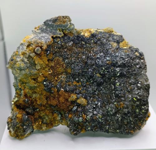 Esfalerita (variedad marmatita).<br />Túnel José Maestre, Sierra Minera de Cartagena-La Unión, Portmán, La Unión, Comarca Campo de Cartagena, Región de Murcia (Murcia), España<br />11''5x9''5 cm<br /> (Autor: AntonioJesus)