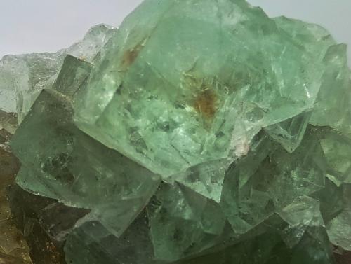 Fluorita<br />Riemvasmaak, Orange river area, Kakamas, ZF Mgcawu District, Northern Cape Province, South Africa<br />80x45x34 mm.<br /> (Autor: Luis Edmundo Sánchez Roja)