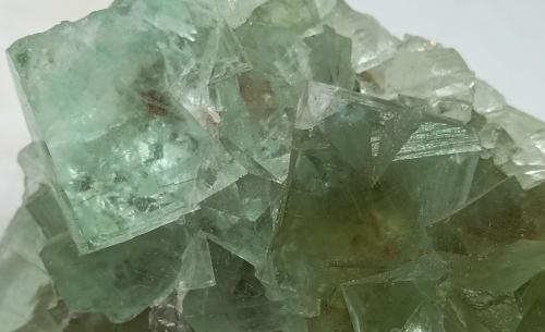 Fluorita<br />Riemvasmaak, Orange river area, Kakamas, ZF Mgcawu District, Northern Cape Province, South Africa<br />80x45x34 mm.<br /> (Autor: Luis Edmundo Sánchez Roja)