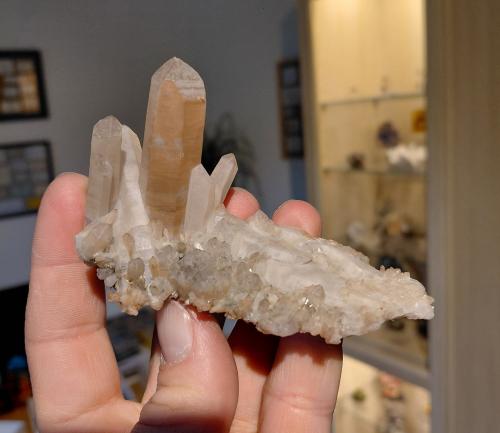Quartz, hematite<br />Dörfel Quarry, Dörfel, Annaberg District, Erzgebirgskreis, Saxony/Sachsen, Germany<br />Specimen size 10 cm, largest quartz crystal 5 cm<br /> (Author: Tobi)