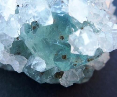 Fluorita, Cuarzo, Calcita, Pirita<br />El Hammam, Ait Mimoune, Provincia Khémisset, Región Rabat-Salé-Kénitra, Marruecos<br />5 x 4 cm.<br /> (Autor: javier ruiz martin)