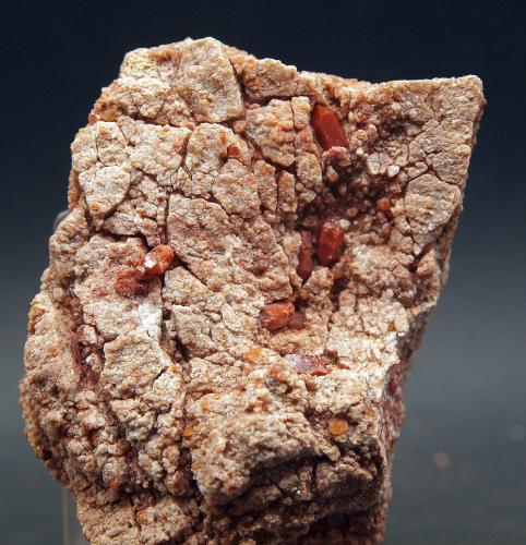 Cuarzo (variedad hematoideo)<br />Monnegre, Tibi, Comarca Hoya de Alcoy, Alicante / Alacant, Comunidad Valenciana / Comunitat Valenciana, España<br />7 x 5 cm<br /> (Autor: Pedro Antonio)