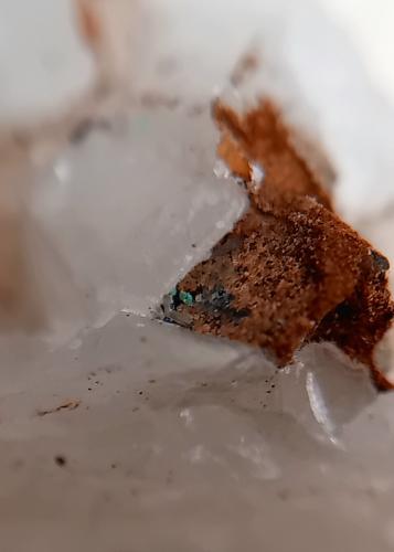 Ankerite<br />Novara di Sicilia, Provincia Messina, Sicilia, Italia<br />4 mm  (0.1 mm)<br /> (Author: mineralenzo)