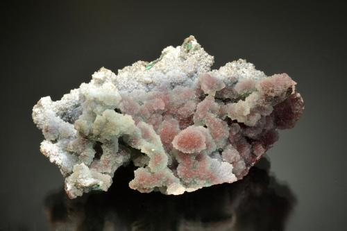 Quartz on Cerussite<br />M'Fouati, Distrito M'Fouati, Departamento Bouenza, Región Bouenza, República del Congo<br />8.3 x 5.7 x 3.8 cm<br /> (Author: Michael Shaw)