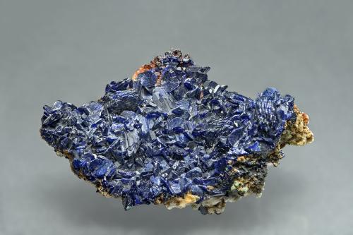 Azurite<br />Distrito Zapallar, Provincia Copiapó, Región Atacama, Chile<br />7.0 x 5.0 cm<br /> (Author: am mizunaka)