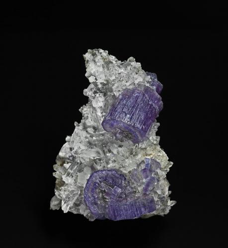 Fluorapatite, Quartz<br />Wutong Mine, Liubao, Cangwu, Wuzhou Prefecture, Guangxi Zhuang Autonomous Region, China<br />5.3 x 3.8 cm<br /> (Author: am mizunaka)